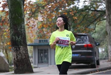 2015全国大学生校园跑步季海燕策略百家站开跑